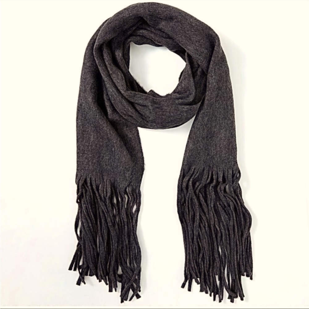 Lucky Brand Grey Solid Brushed Scarf with Fringe Traim